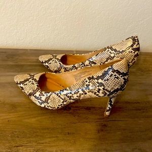 Womens heels size 10